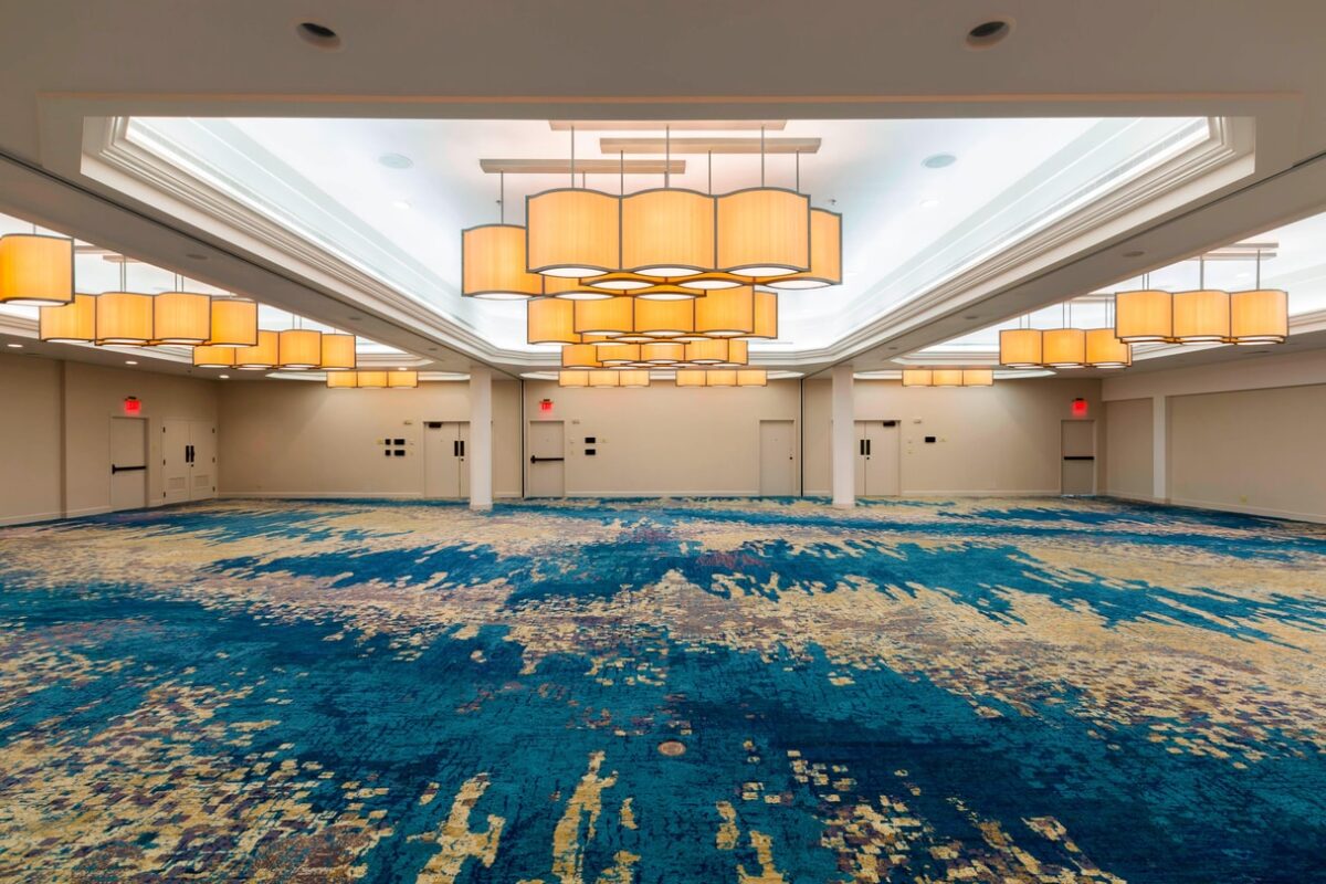 hnlmc-ballroom-0148-hor-clsc